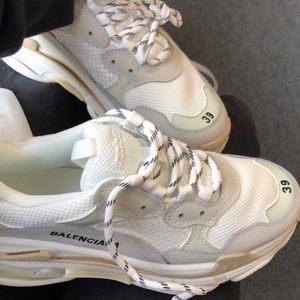 Balenciaga triple S - sneakers fashion designer
